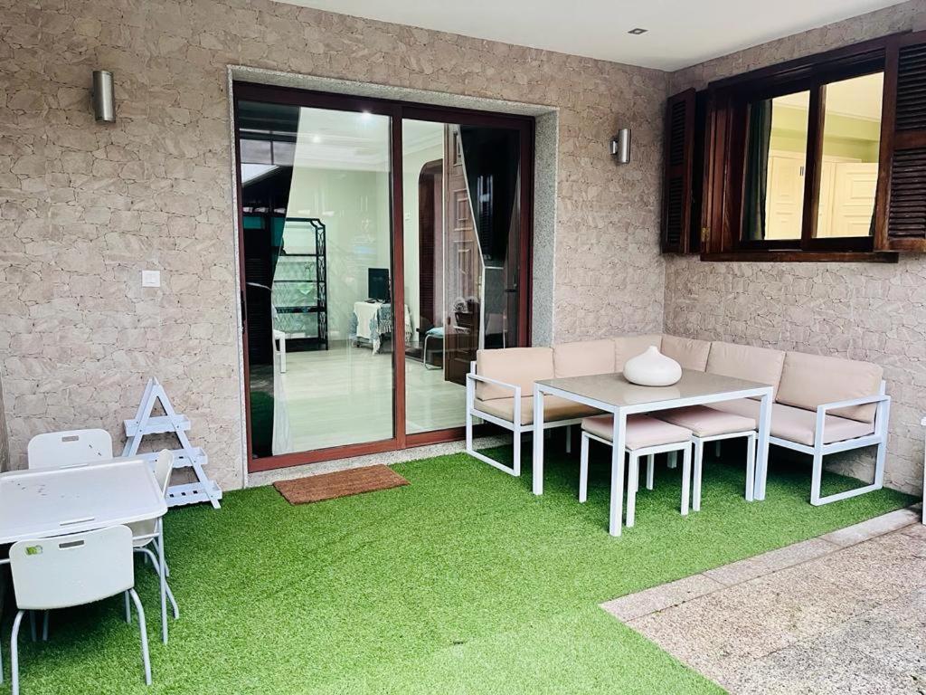 Apartamento Adosado Con Terraza En Playa America, Nigrán Buitenkant foto